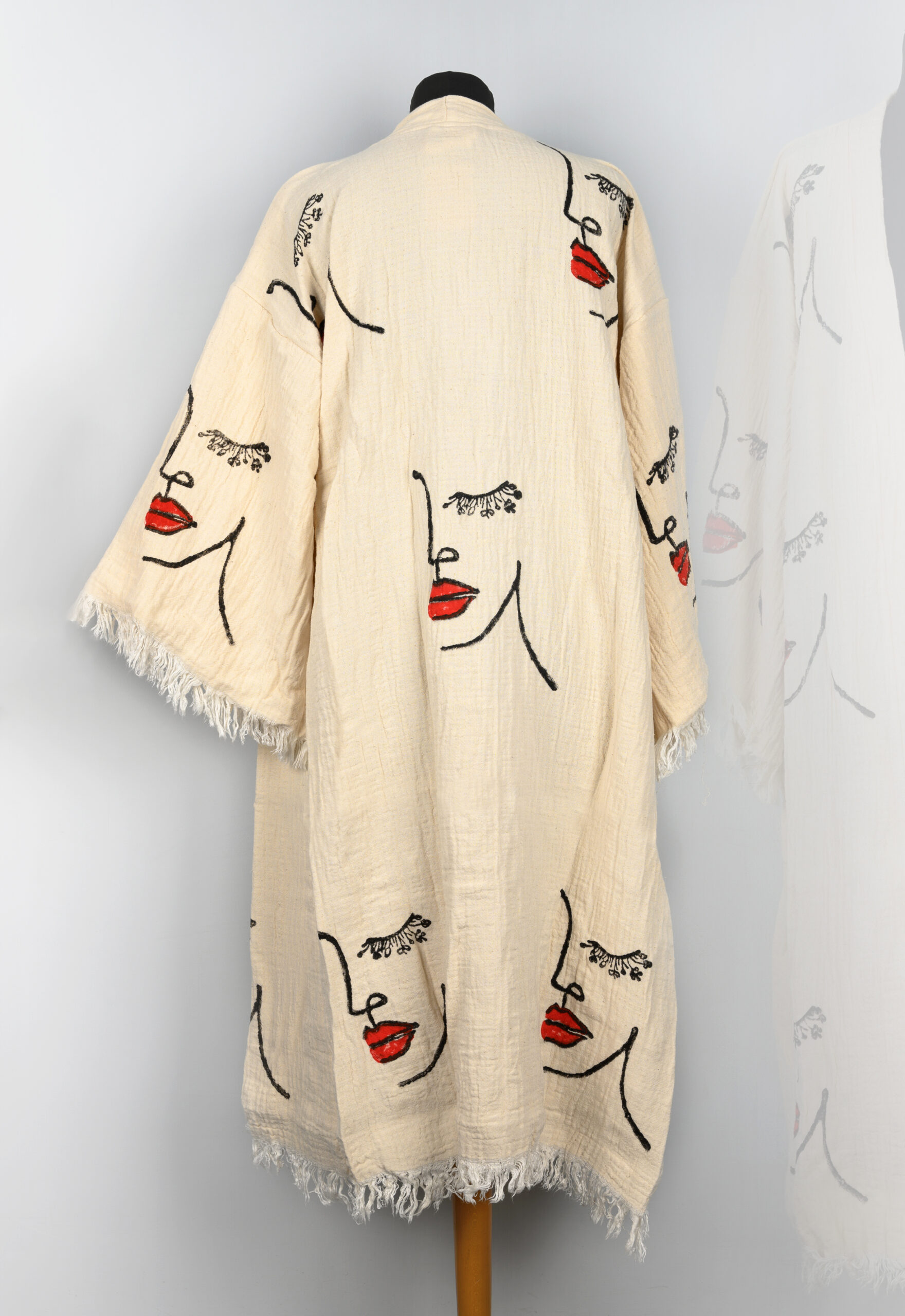 Red Lips - Image 4