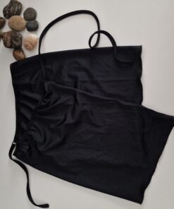 Alternative view of Zoe pareo